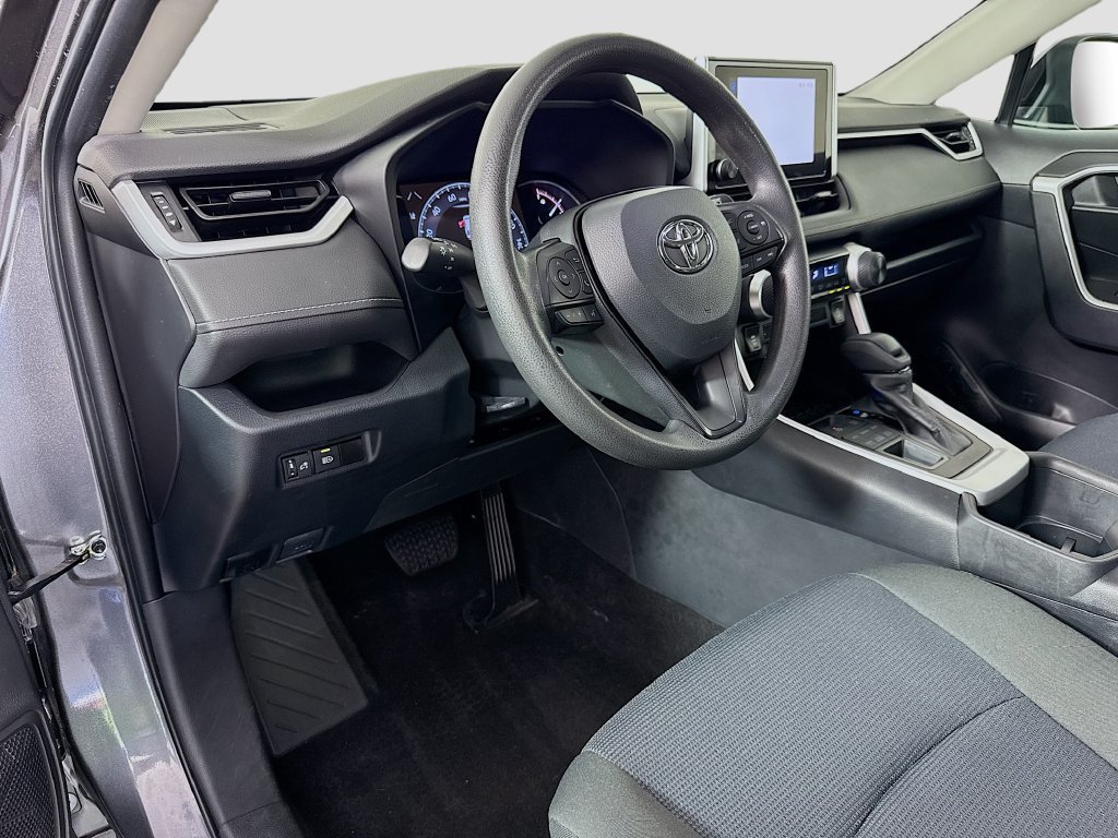 Used 2023 Toyota RAV4 LE AWD/4WD image 18