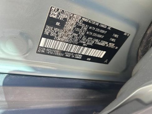 Used 2019 Toyota RAV4 XLE w/ Convenience Package FWD image 5