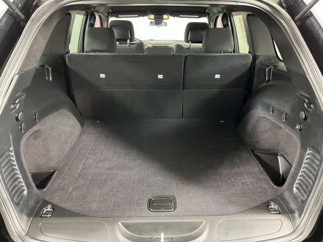 Used 2019 Jeep Grand Cherokee Laredo AWD/4WD image 39