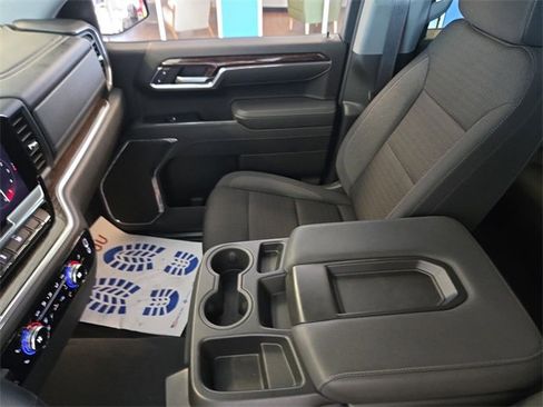 Used 2025 GMC Sierra 1500 Elevation image 21