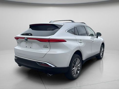 Used 2021 Toyota Venza XLE w/ Softex Package image 4