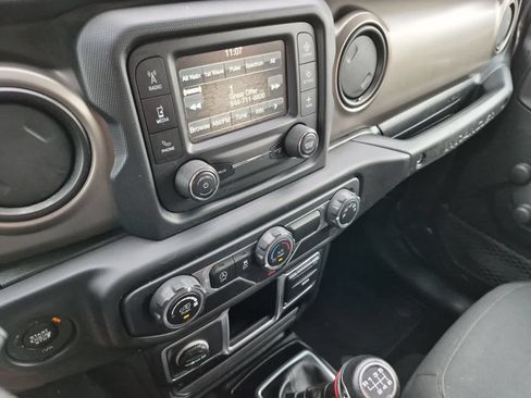Used 2018 Jeep Wrangler Sport AWD/4WD image 26