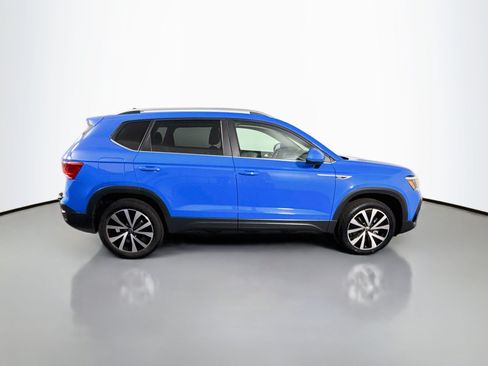 Used 2022 Volkswagen Taos SE FWD image 11