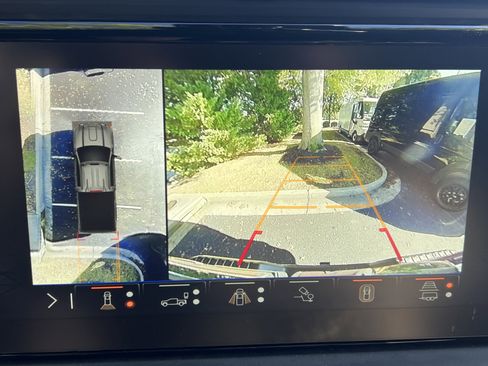 Used 2025 GMC Sierra 2500 AT4X image 25