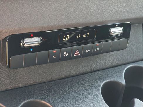 New 2025 Mercedes-Benz Sprinter 2500 image 38