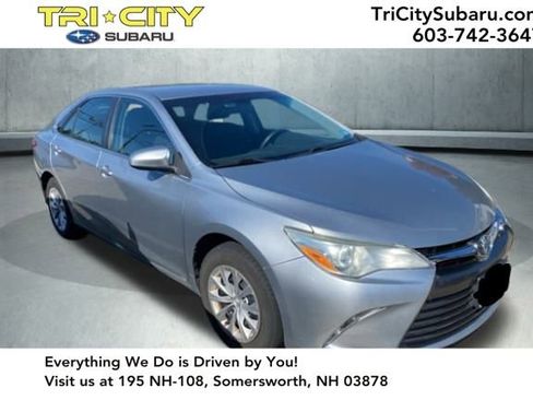 Used 2015 Toyota Camry LE image 1