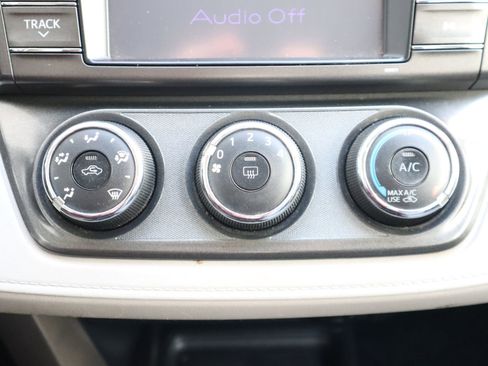 Used 2013 Toyota RAV4 LE image 38