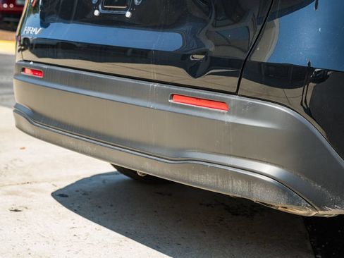 Used 2025 Honda HR-V LX image 7