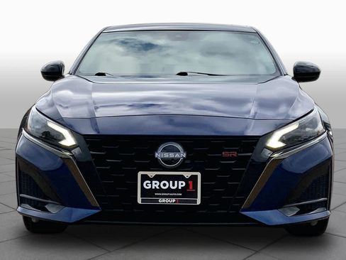 Used 2023 Nissan Altima 2.5 SR w/ SR Premium Package FWD image 4