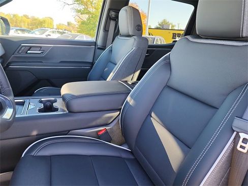 New 2026 GMC Sierra EV Elevation image 16