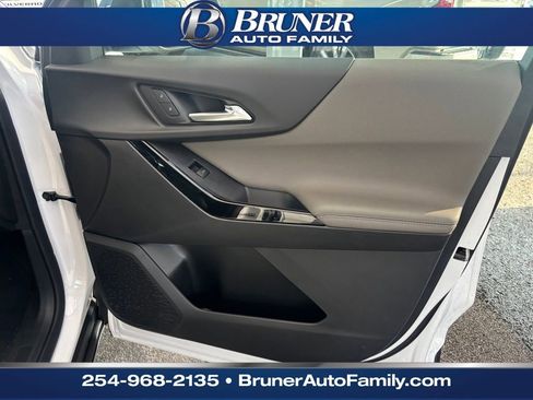 New 2026 Chevrolet Equinox LT w/ Convenience Package II image 15