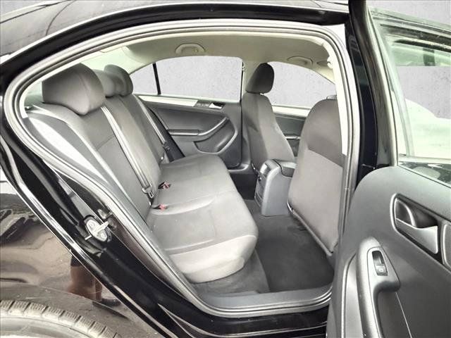 Used 2016 Volkswagen Jetta SE FWD image 15