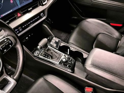 Used 2024 Kia Sportage SX image 13