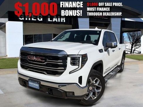 Certified 2023 GMC Sierra 1500 SLT image 1