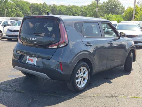 Used 2025 Kia Soul LX w/ LX Technology Package FWD image 12