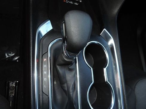 Used 2023 Chevrolet Traverse LT image 28