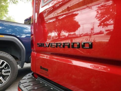 Used 2021 Chevrolet Silverado 1500 Custom w/ LPO, Blackout Package RWD image 7