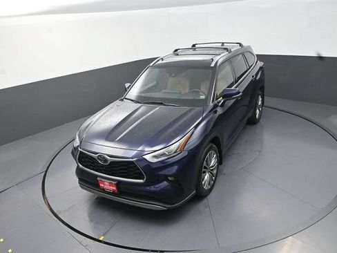 Certified 2020 Toyota Highlander Platinum AWD/4WD image 28