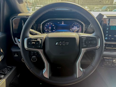 Used 2025 Chevrolet Silverado 2500 LTZ w/ LTZ Plus Package image 27