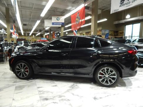 Used 2023 BMW X6 xDrive40i w/ M Sport Package image 8
