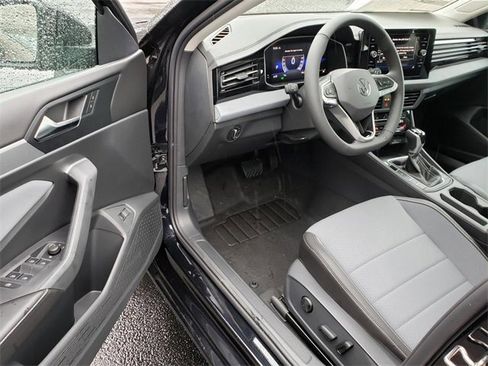 New 2026 Volkswagen Jetta SE image 6