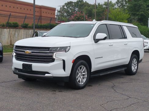 Used 2021 Chevrolet Suburban LT AWD/4WD image 6
