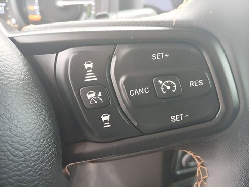 Used 2024 Jeep Wrangler Unlimited AWD/4WD image 20