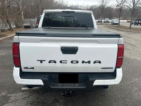 Used 2025 Toyota Tacoma TRD Sport image 4