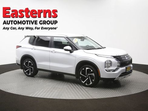 Used 2024 Mitsubishi Outlander SE AWD/4WD image 47