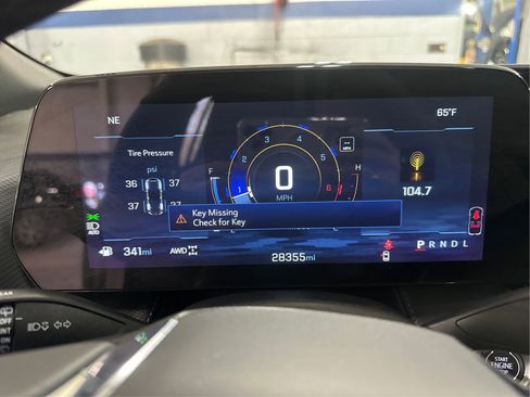 Certified 2025 Chevrolet Equinox LT AWD/4WD image 17