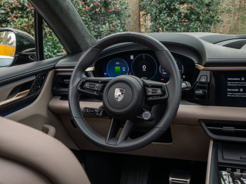 Used 2024 Porsche Macan Turbo Electric w/ Premium Package image 27