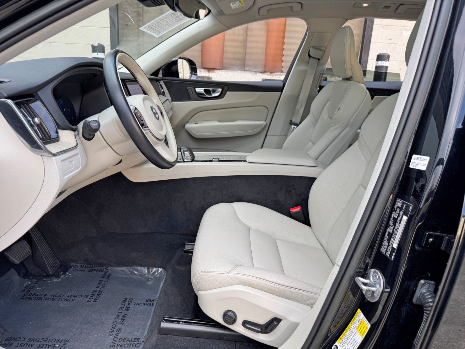 Used 2023 Volvo XC60 B5 Plus w/ Protection Package Premier FWD image 17