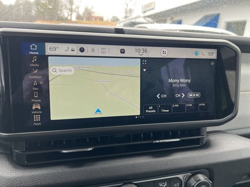 Used 2025 Jeep Gladiator Sport image 18