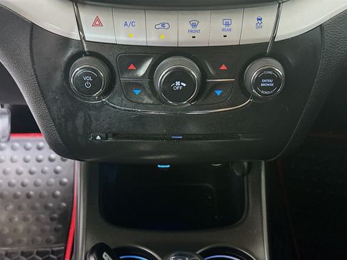 Used 2019 Dodge Journey SE FWD image 23