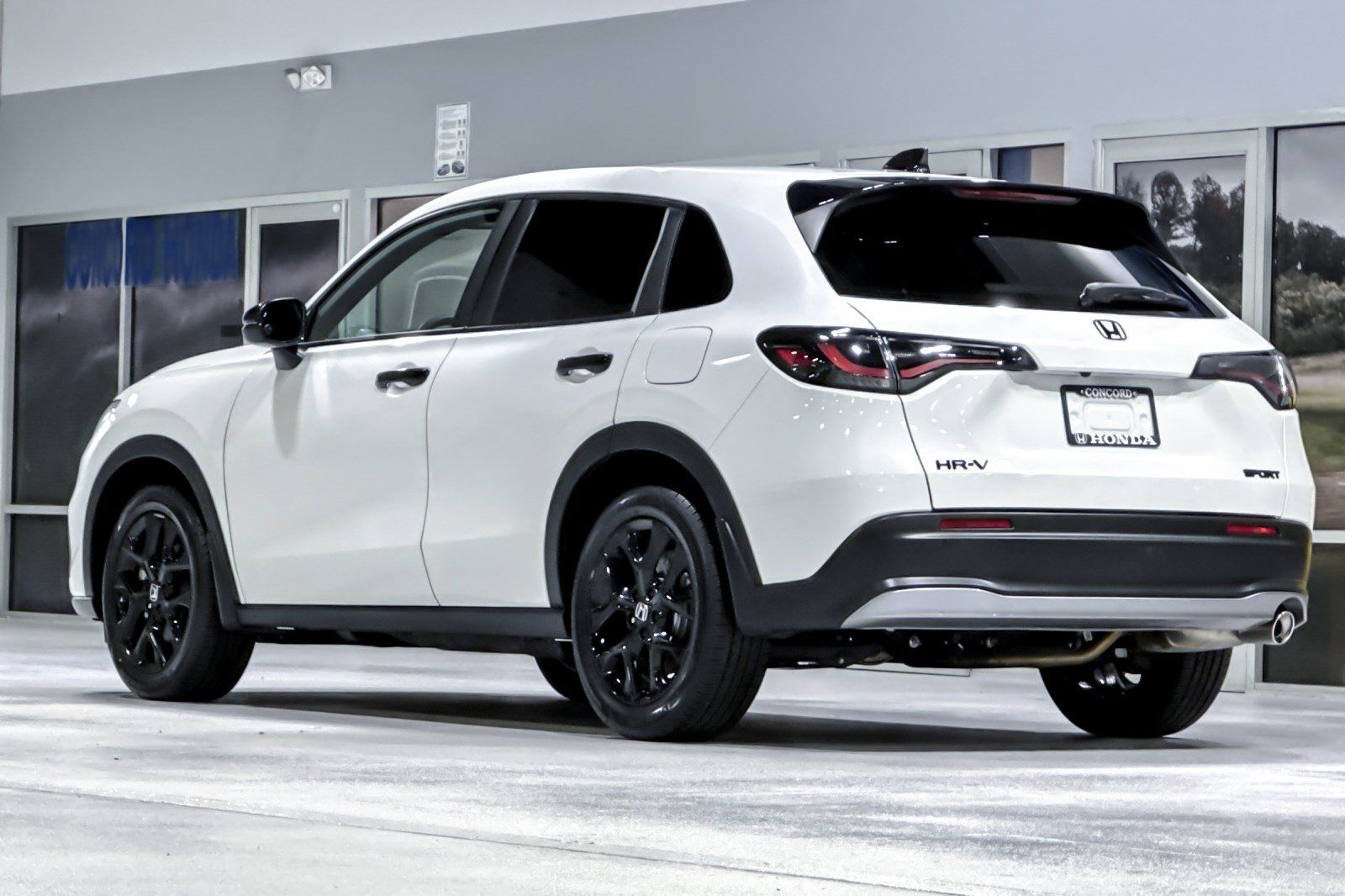 Used 2025 Honda HR-V Sport image 3