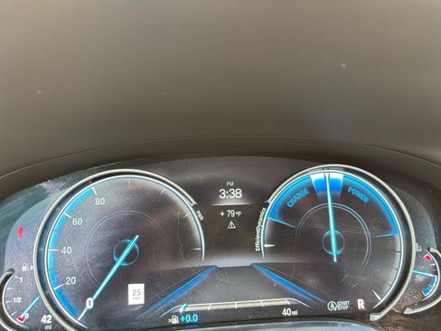 Used 2016 BMW 750i xDrive AWD/4WD image 25