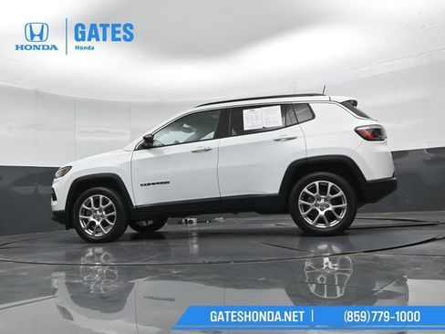 Used 2022 Jeep Compass Latitude w/ Sun and Sound Group AWD/4WD image 48