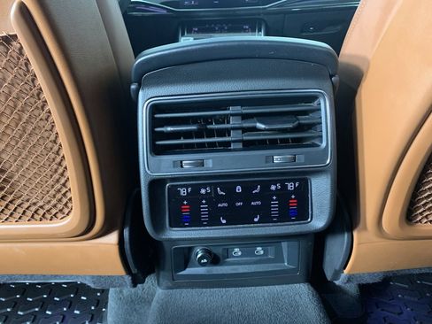 Used 2022 Audi Q7 3.0T Prestige image 33