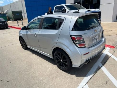 Used 2017 Chevrolet Sonic LT FWD image 7