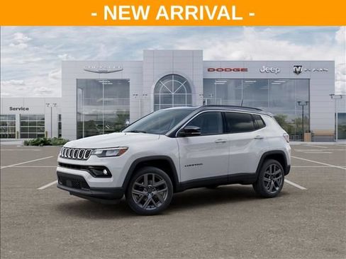 Used 2026 Jeep Compass Limited w/ Sun, Sound & Navigation Group AWD/4WD image 2