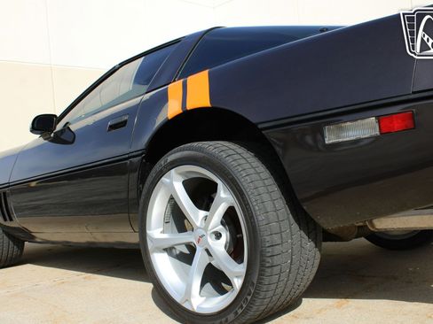Used 1988 Chevrolet Corvette Custom image 39