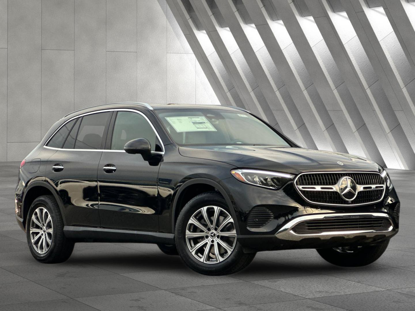 Certified 2026 Mercedes-Benz GLC 300 4MATIC image 2