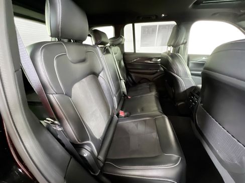 Used 2023 Jeep Grand Cherokee Altitude image 26