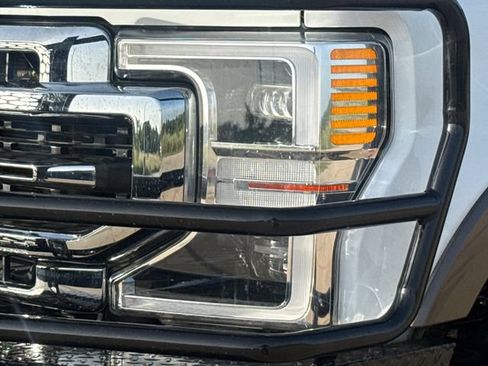 Used 2022 Ford F250 Lariat w/ Lariat Ultimate Package AWD/4WD image 4