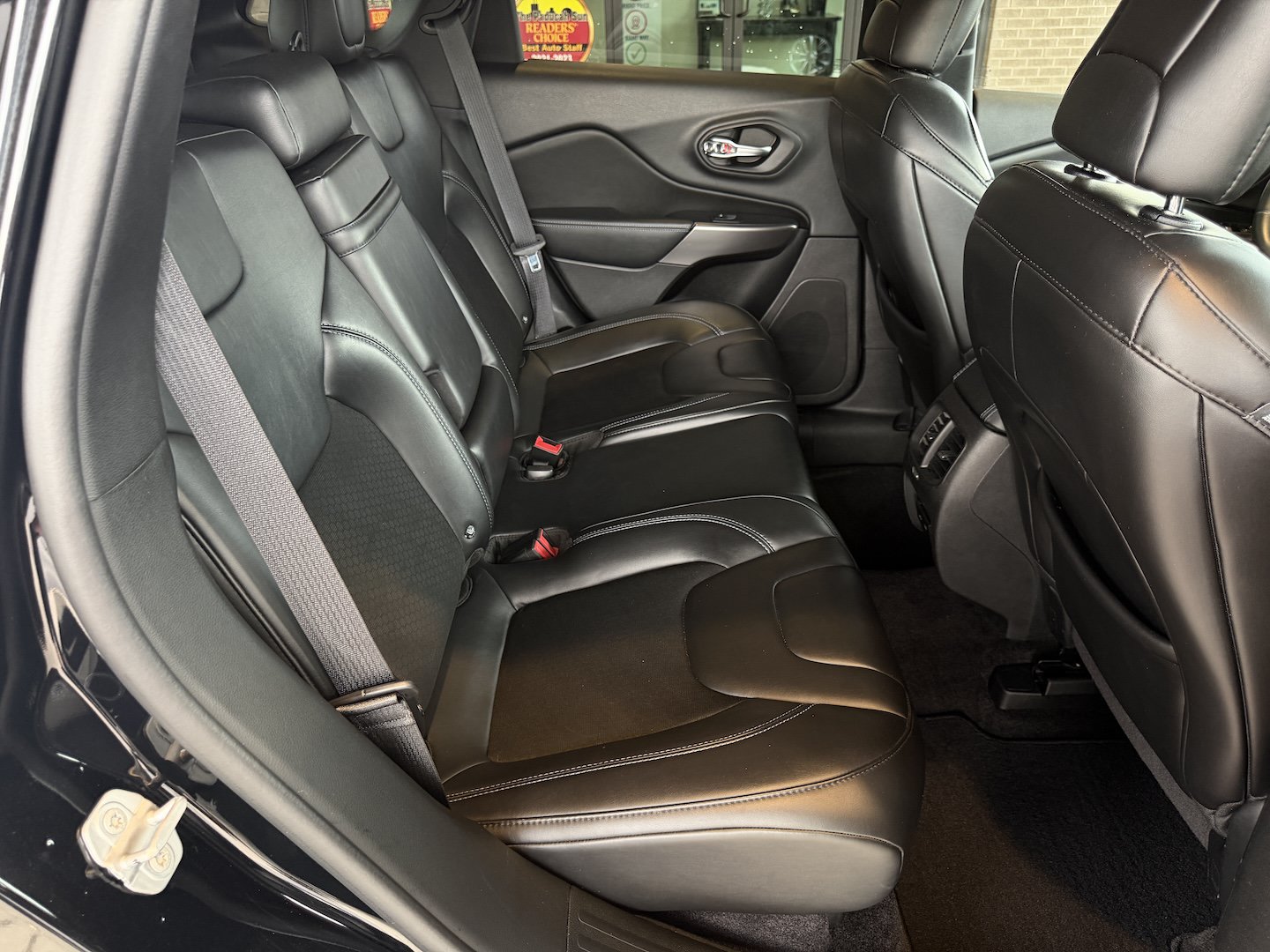 Used 2019 Jeep Cherokee Latitude Plus FWD image 27