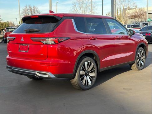 New 2026 Mitsubishi Outlander LE FWD image 6