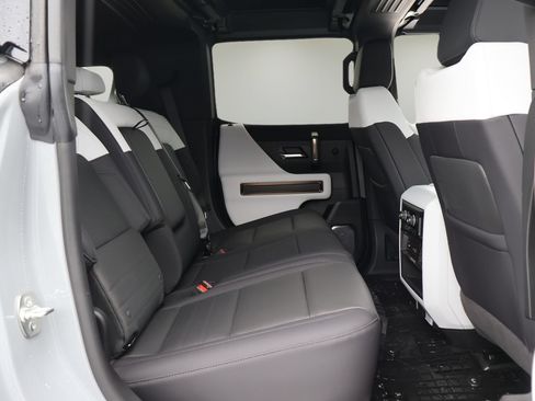 Used 2025 GMC Hummer EV 2X AWD/4WD image 16