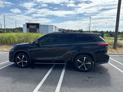 Used 2021 Toyota Highlander XSE AWD/4WD image 6