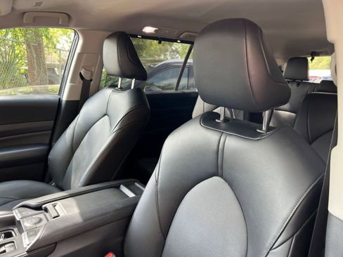Used 2025 Toyota Grand Highlander FWD image 40