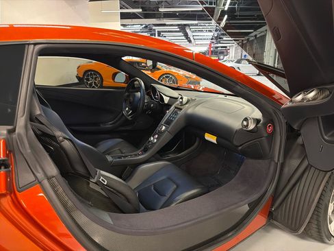 Used 2012 McLaren MP4-12C Coupe RWD image 36